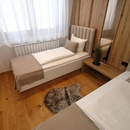 A13 Free Parking Apartman